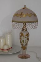 lampada da tavolo in vetro decorato e perline