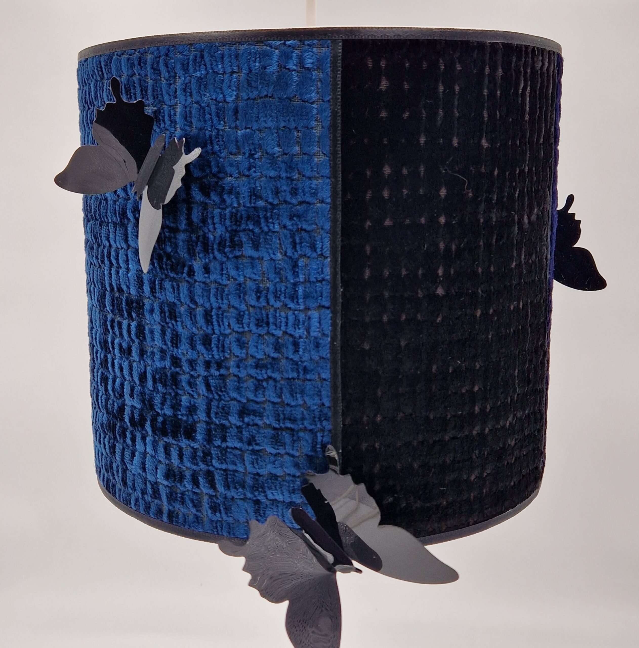 Paralume cilindrico in tessuto a quadretti, nero e blu - Versione lampada da soffitto
